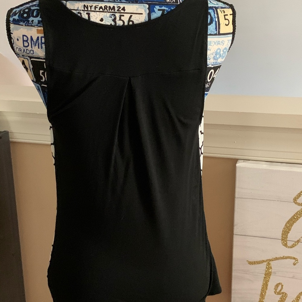 Express Tank Top Blouse - Picture 3 of 5